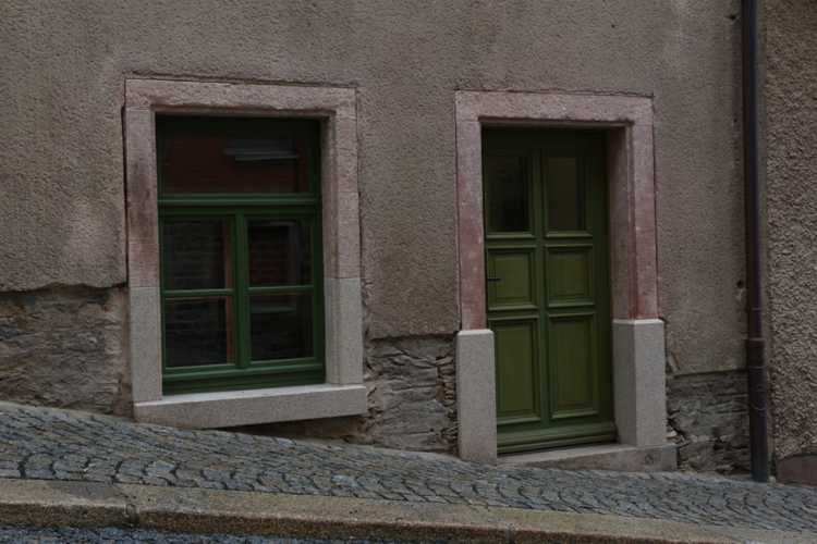 Restauriertes Tür-/Fenstergewände