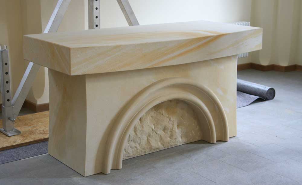 Sandstein Altar