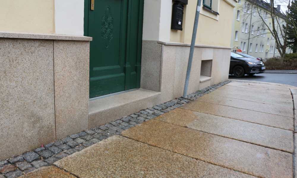 Sockelverkleidung aus Granit