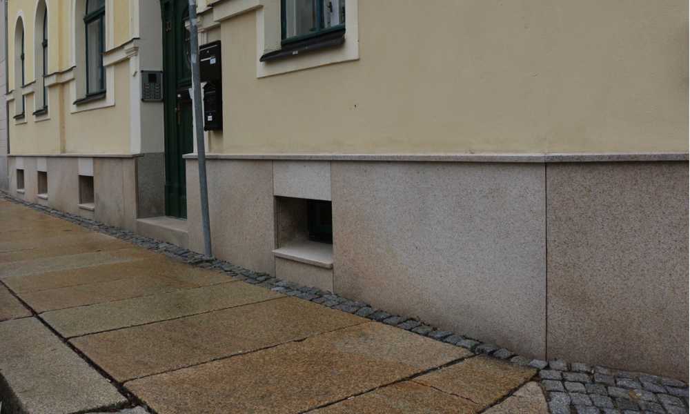 Sockelverkleidung aus Granit