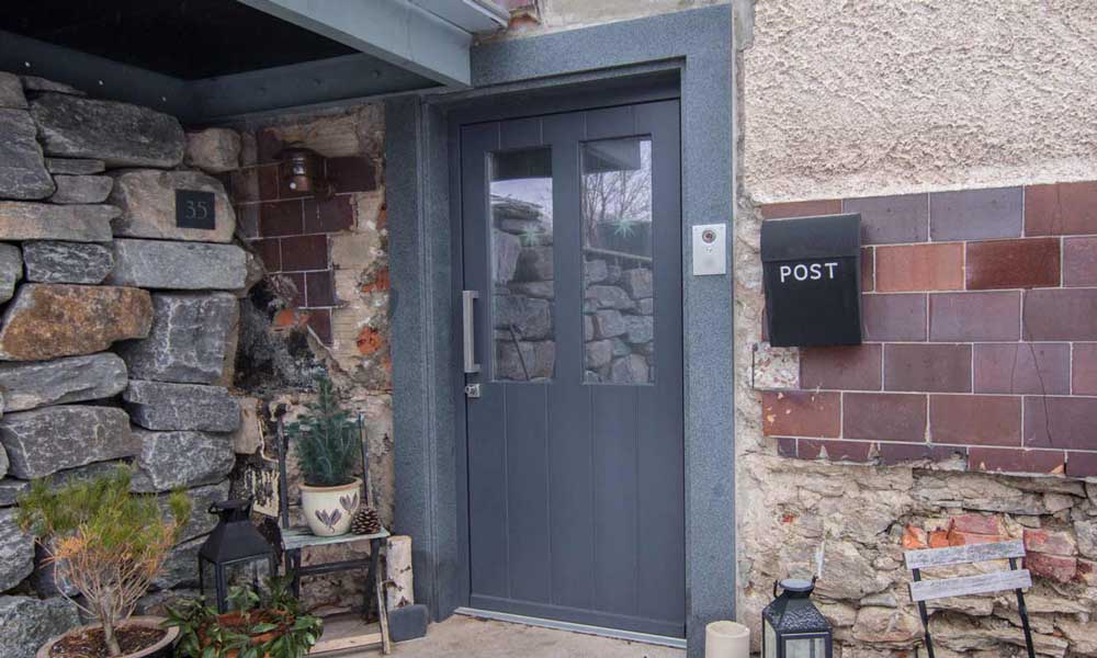 Türgewände aus Granit