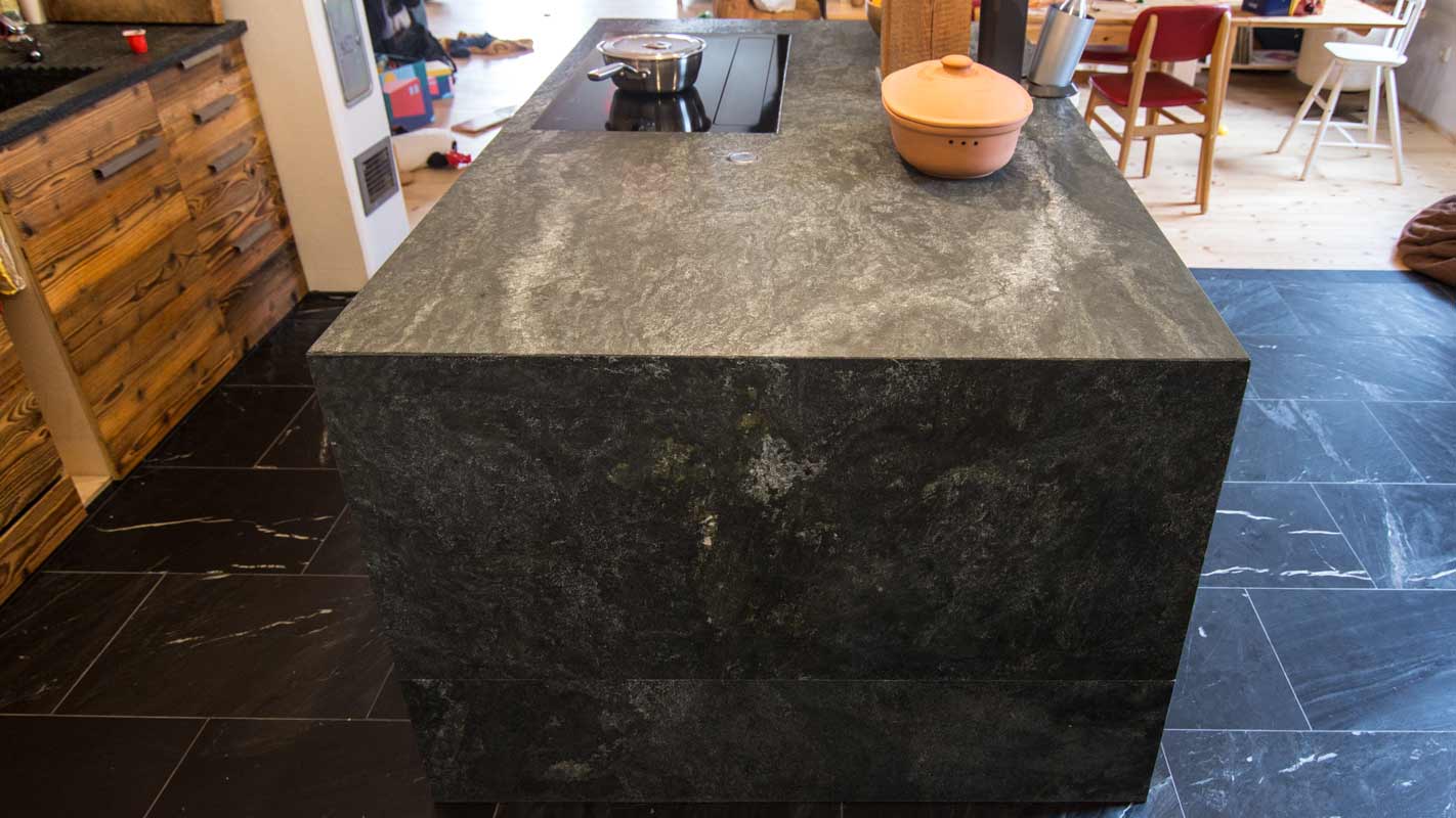 Arbeitsplatte aus Naturstein