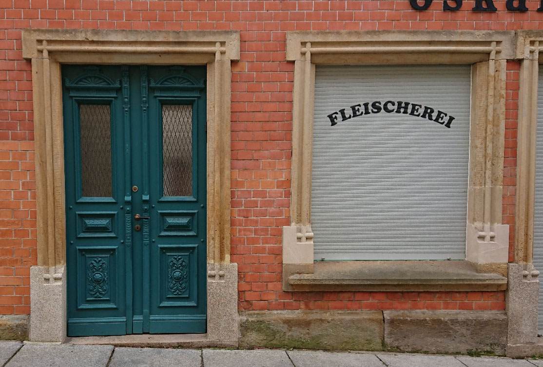 Restauriertes Tür-/Fenstergewände