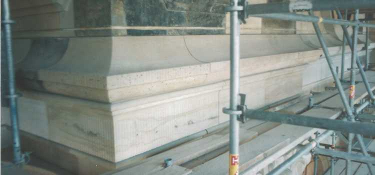 Eingebaute Gesimmsteile aus der Werkstatt Wagler