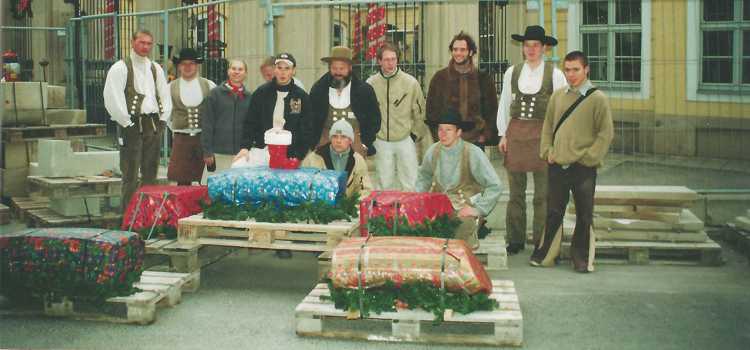 Übergabe des Laternengesimms zu Nikolaus